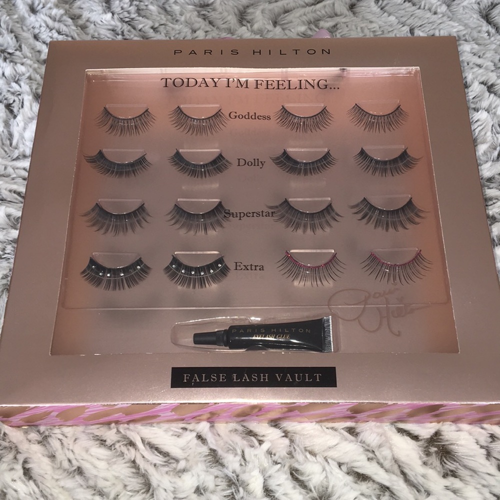 •Paris Hilton Falsies•